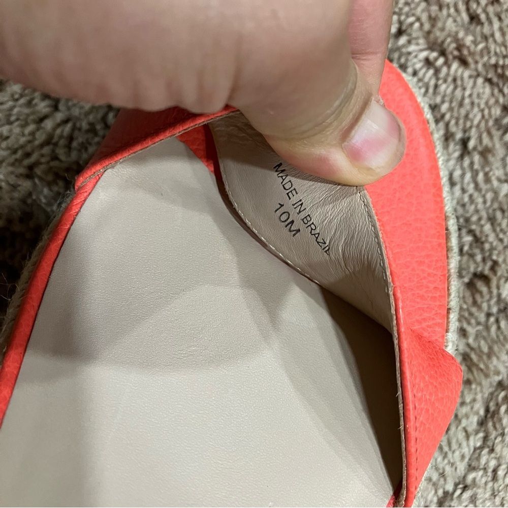 Kate Spade New York Tarin Pop Coral Tumbled Leather Espadrille Wedge Sandals 10 - Picture 12 of 16